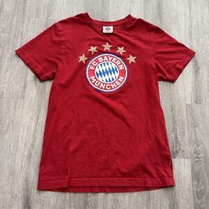 FC Bayern Munich Shirt Red Soccer Short Sleeve Graphic Tee T-Shirt Size Small